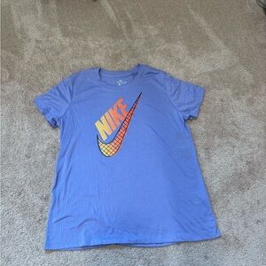 Nike women’s tee